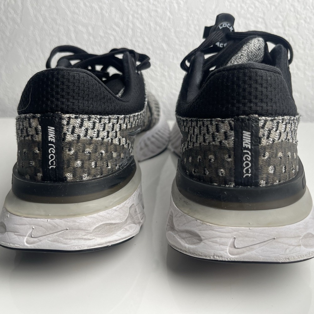 NIKE React Infinity Run OREO Flyknit 3 Men's Sz 10.5 Shoes DH5392-006 - EUC - Picture 4 of 9